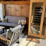 Noa Jacuzzi & Sauna Вилла *