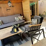 Noa Jacuzzi & Sauna Изола