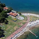 Вилла Noa Jacuzzi & Sauna *