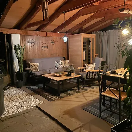 Noa Jacuzzi & Sauna Willa *