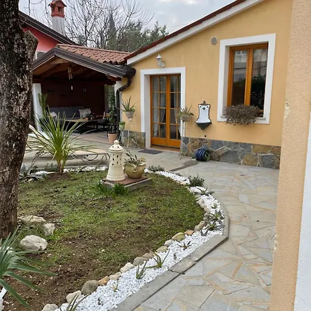 Noa Jacuzzi & Sauna Villa