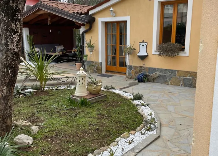 Noa Jacuzzi & Sauna Villa