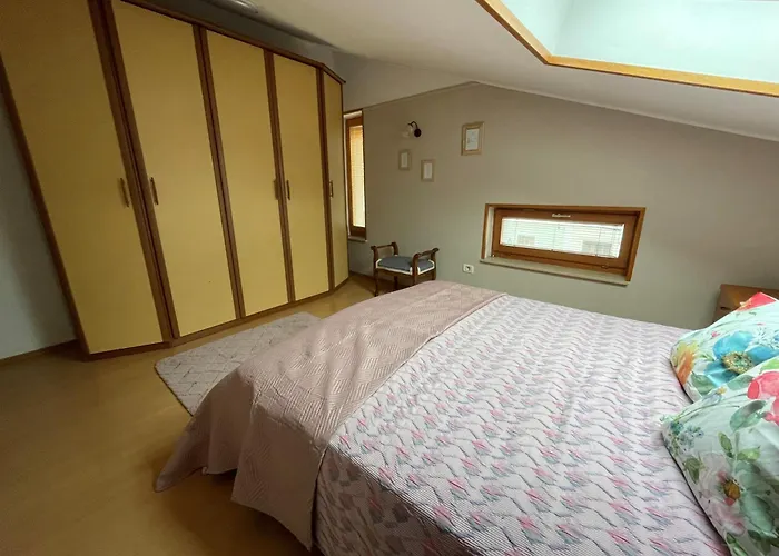 Noa Jacuzzi & Sauna Villa *