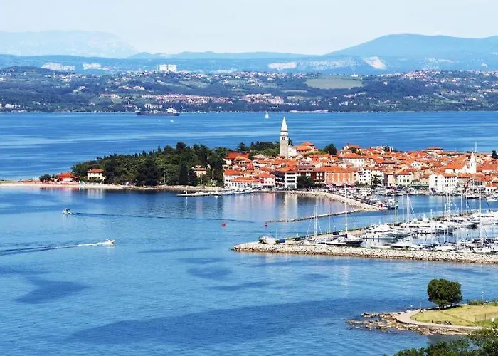 Noa Jacuzzi & Sauna Villa Izola