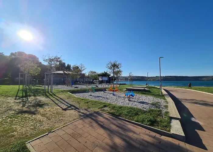 Noa Jacuzzi & Sauna Villa