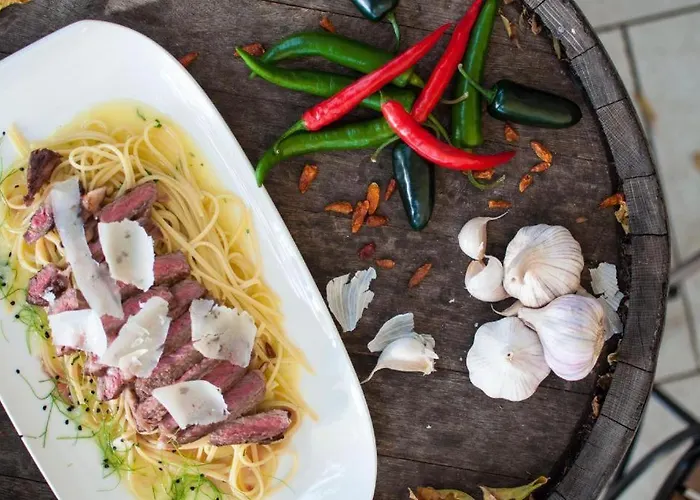 Noa Jacuzzi & Sauna Villa *