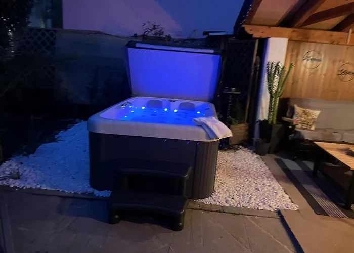 Noa Jacuzzi & Sauna Izola